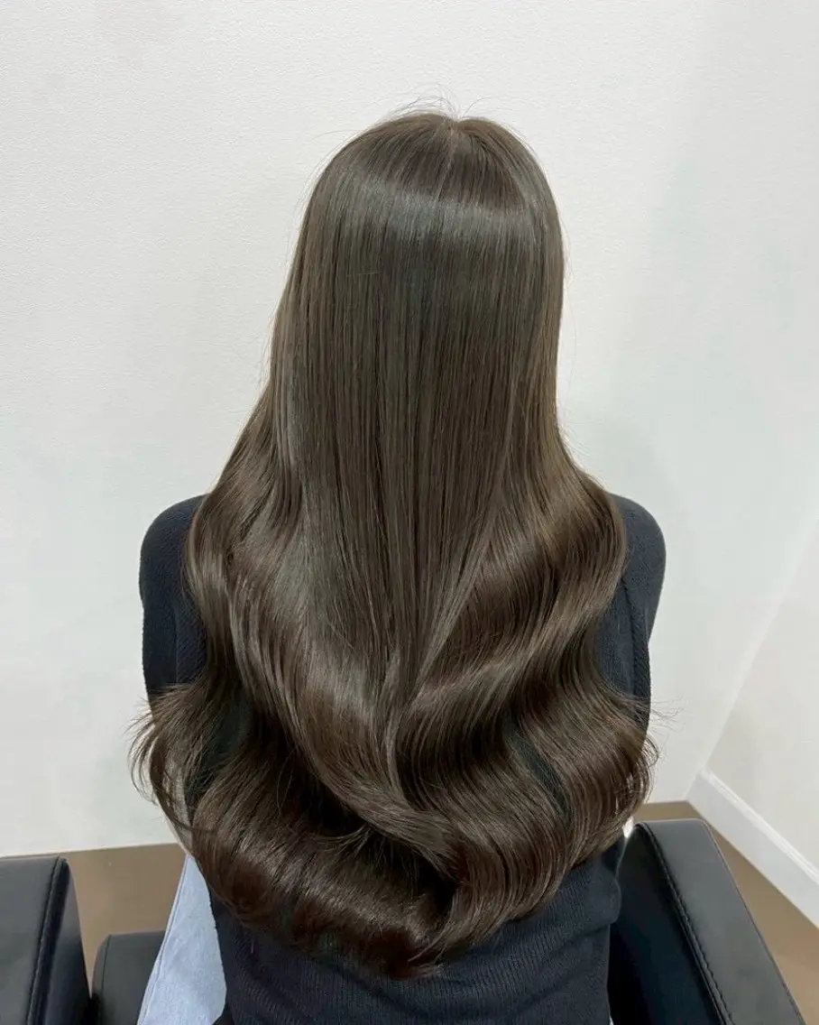 ロング カラー ioe愛莉 /透明感カラーのヘアスタイル