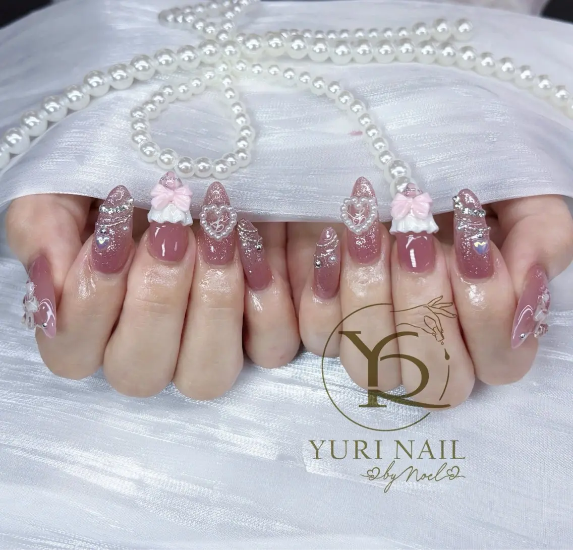 ネイル チークネイル フットネイル フレンチネイル グラデーション キラキラネイル ハンドネイル フットネイル ハンドケア YURI Nail Funabashiのネイルデザイン