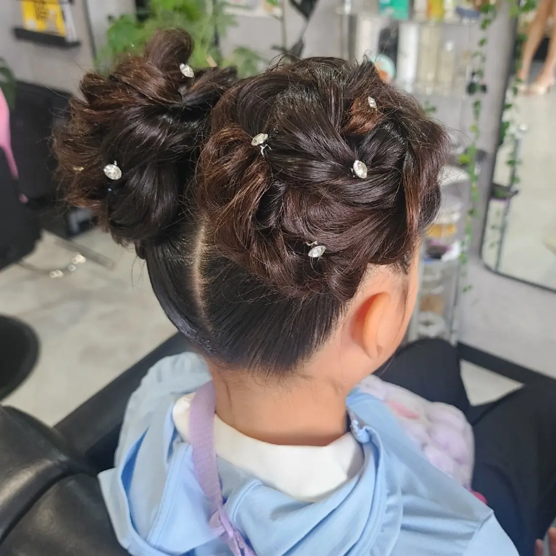ヘアアレンジ キッズ 成人式 卒業式のヘアスタイル ESTELA... OHARA のヘアスタイル