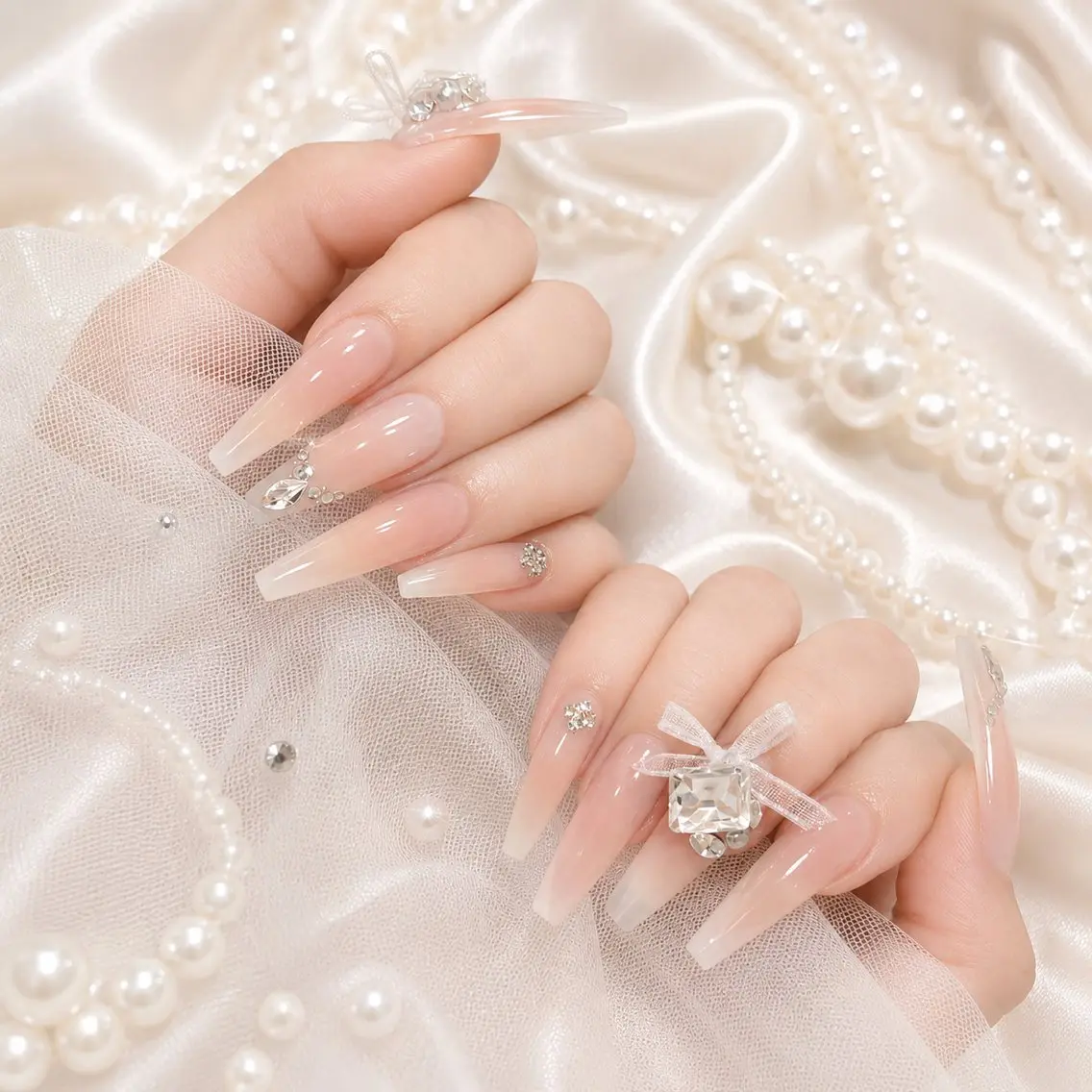 ネイル アートネイル オーロラネイル ボルドー チークネイル フレンチネイル ハンドネイル Sakura Nail Salonのネイルデザイン