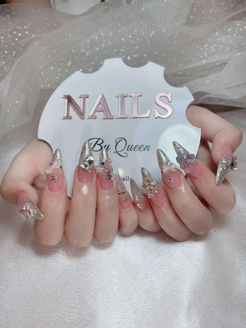 ネイル ネイルチップ Queen Nail Salonのネイルデザイン