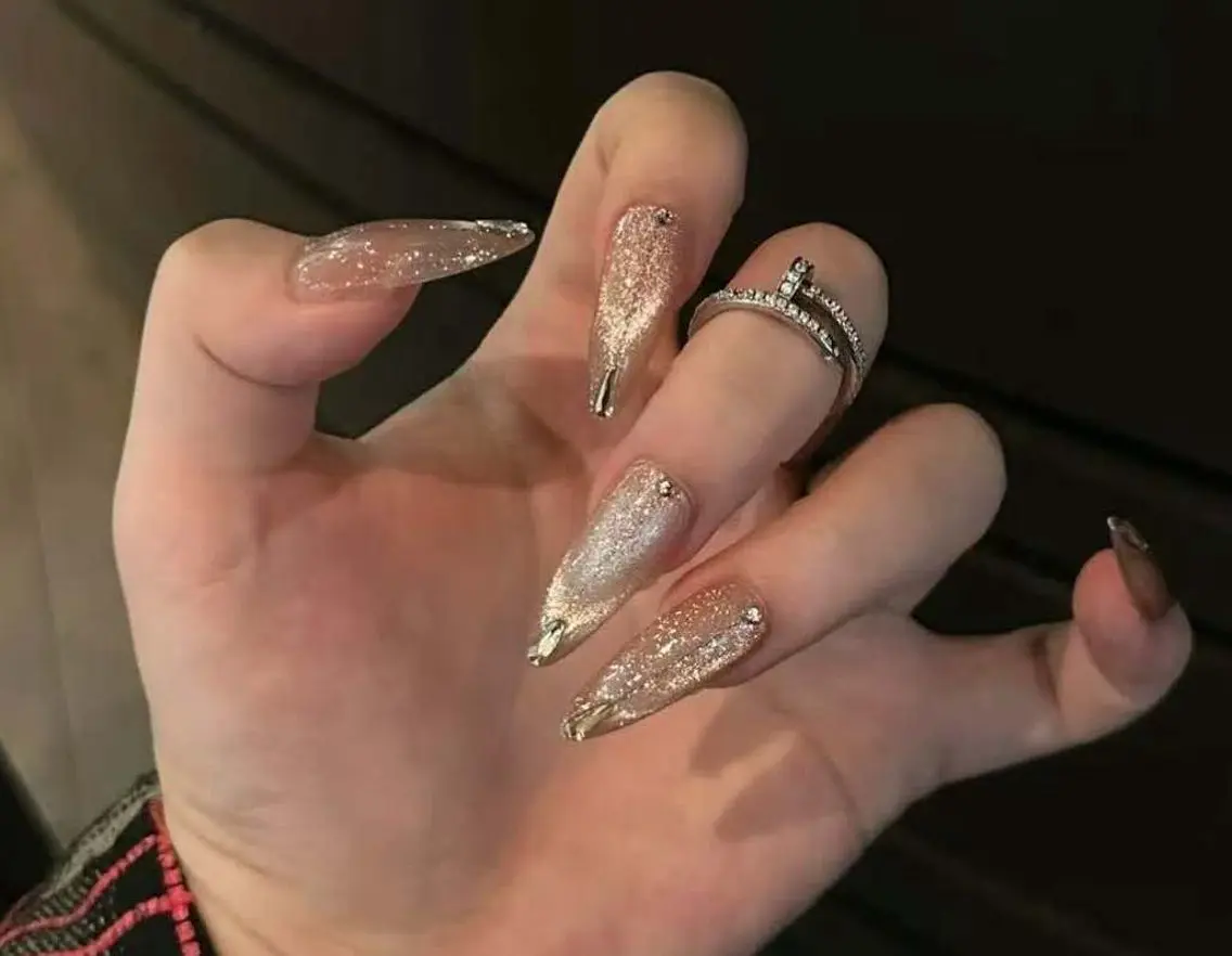 ネイル オーロラネイル フラワーネイル フットネイル フレンチネイル ジェルネイル ハンドネイル BabyYouMi nailのネイルデザイン