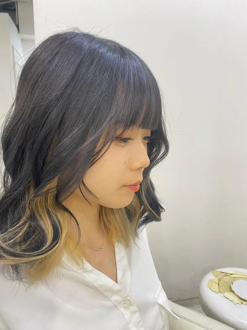 カット+インナーカラー(ブリーチ込み)+全体カラー+髪質改善トリートメントの写真