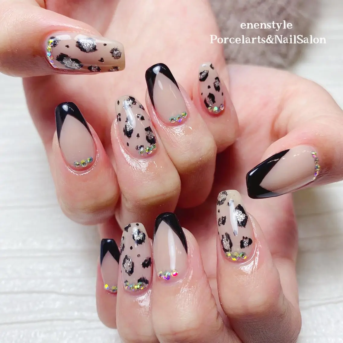 ミディアム ネイル 🐾enen style 🐾のネイルデザイン