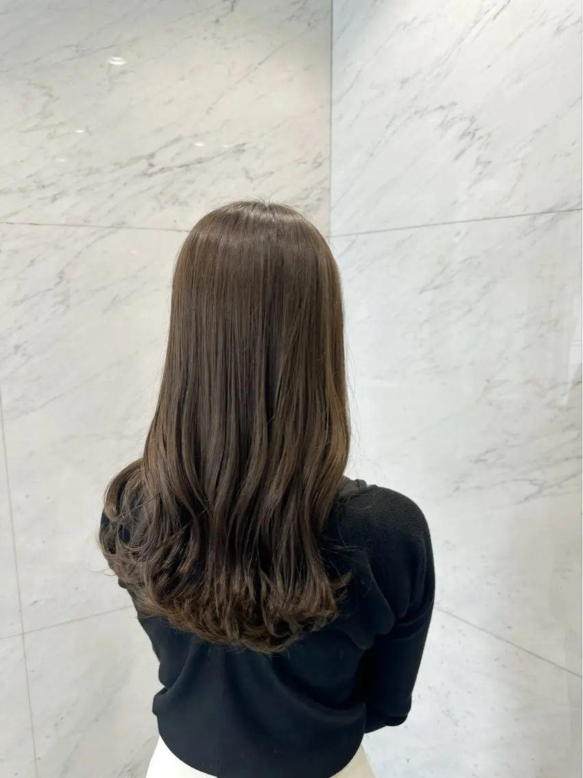 セミロング カラー カット ヘアカラー トリートメント 古田 昂也のヘアスタイル