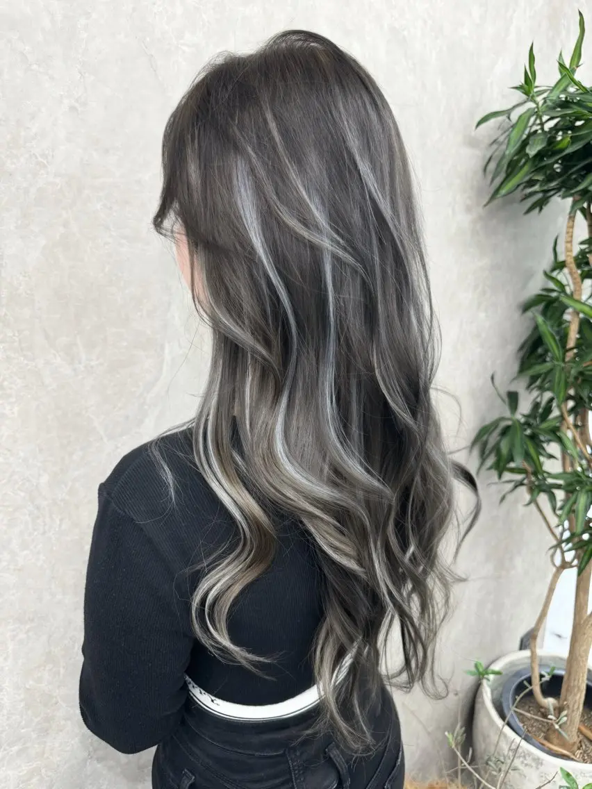 ロング カラー ベージュカラー ブリーチ ケアブリーチ 透明感カラー ダブルカラー ヘアカラー トリートメント Ardore 韓国風カラー大阪のヘアスタイル