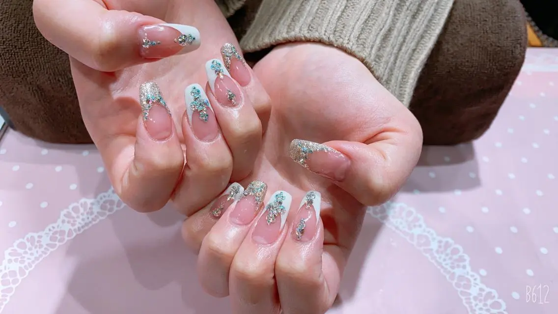 ネイル フレンチネイル VIST☆ ｍａｍｉのネイルデザイン