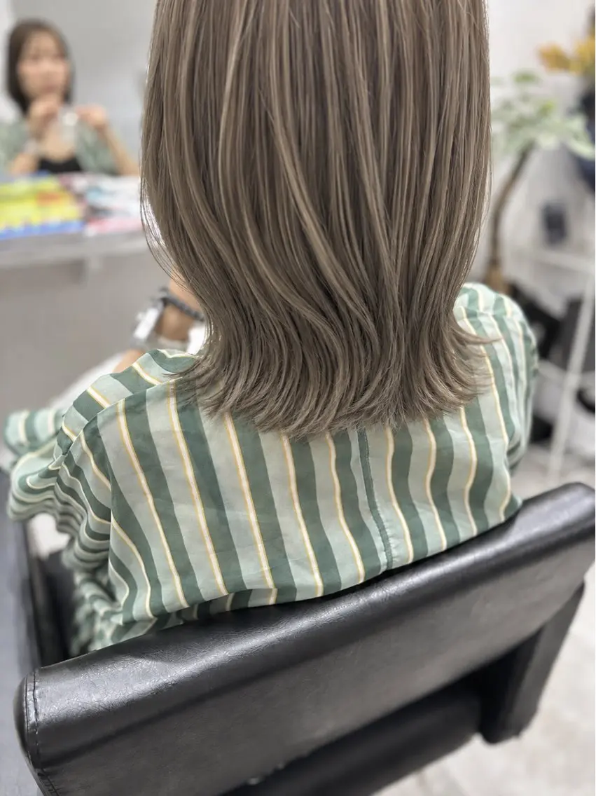 セミロング カット ヘアカラー トリートメント Lumo Yu-kiのヘアスタイル