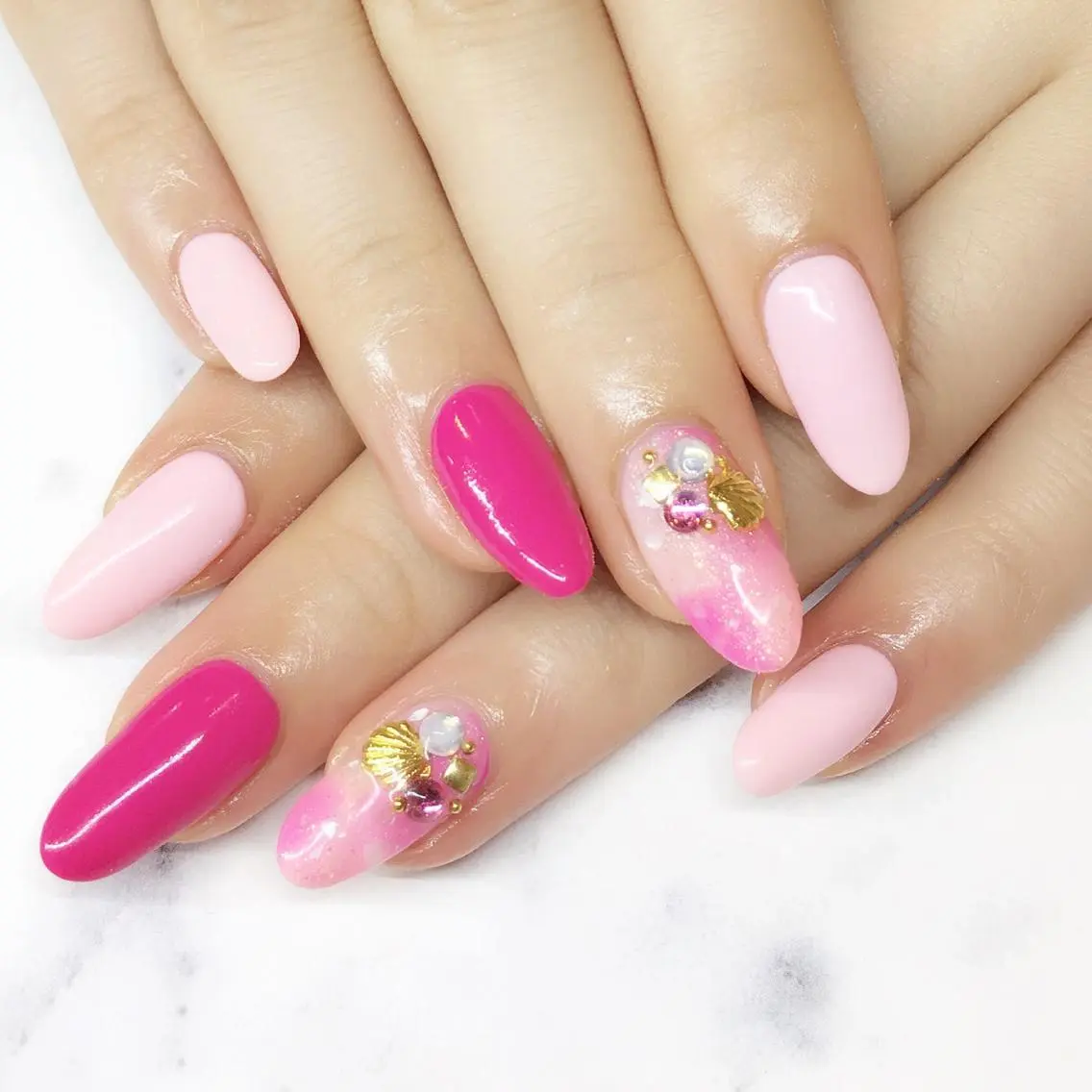 ネイル ジェルネイル ラメ(グリッター) ピンク 夏ネイル nail salon Soeurのネイルデザイン
