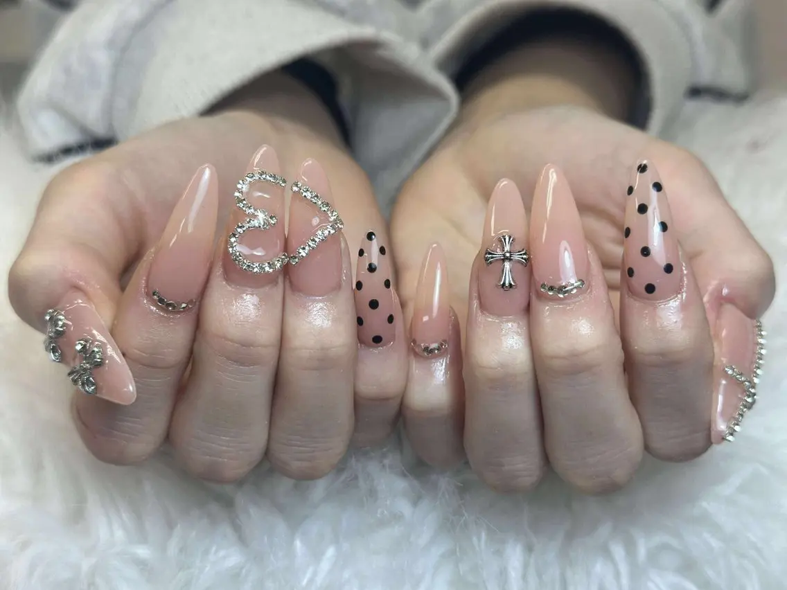 ネイル フレンチネイル ジェルネイル ガーリー 韓国ネイル ロングネイル ハンドネイル NieNail Nezukoのネイルデザイン