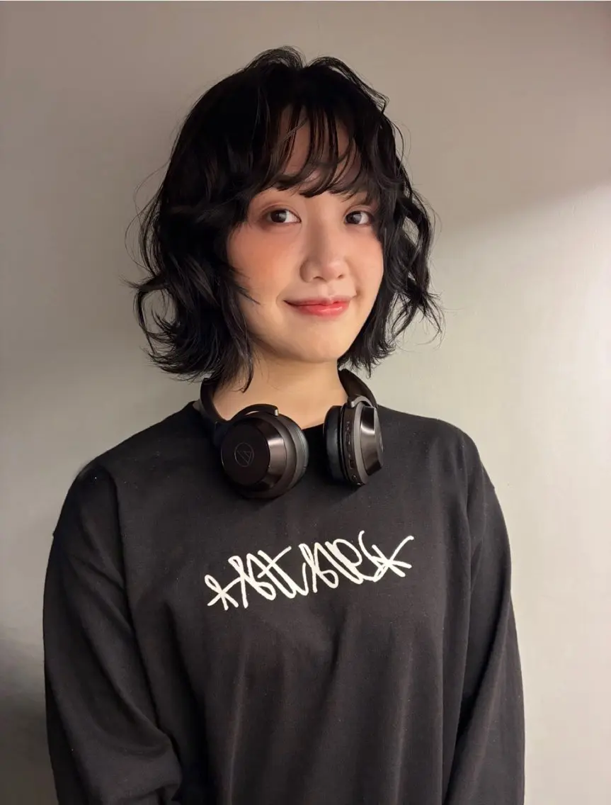 ショート カット ヘアカラー トリートメント nacoハイトーン ベージュ🤍のヘアスタイル