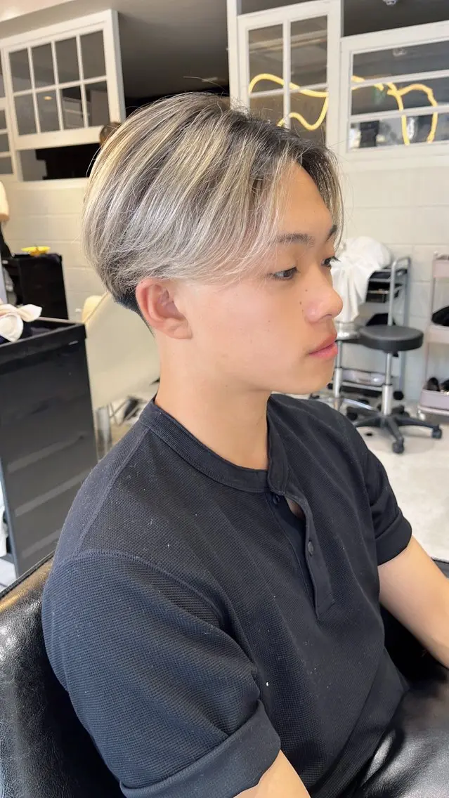 ミディアム カラー カット ヘアカラー トリートメント 穐田 司樹のヘアスタイル
