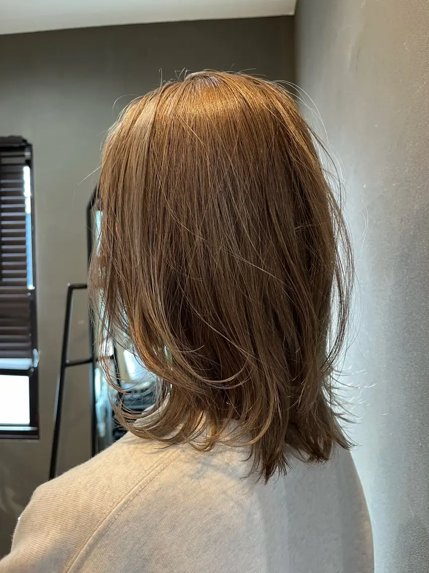 ミディアム レイヤーカット 小川 りえのヘアスタイル