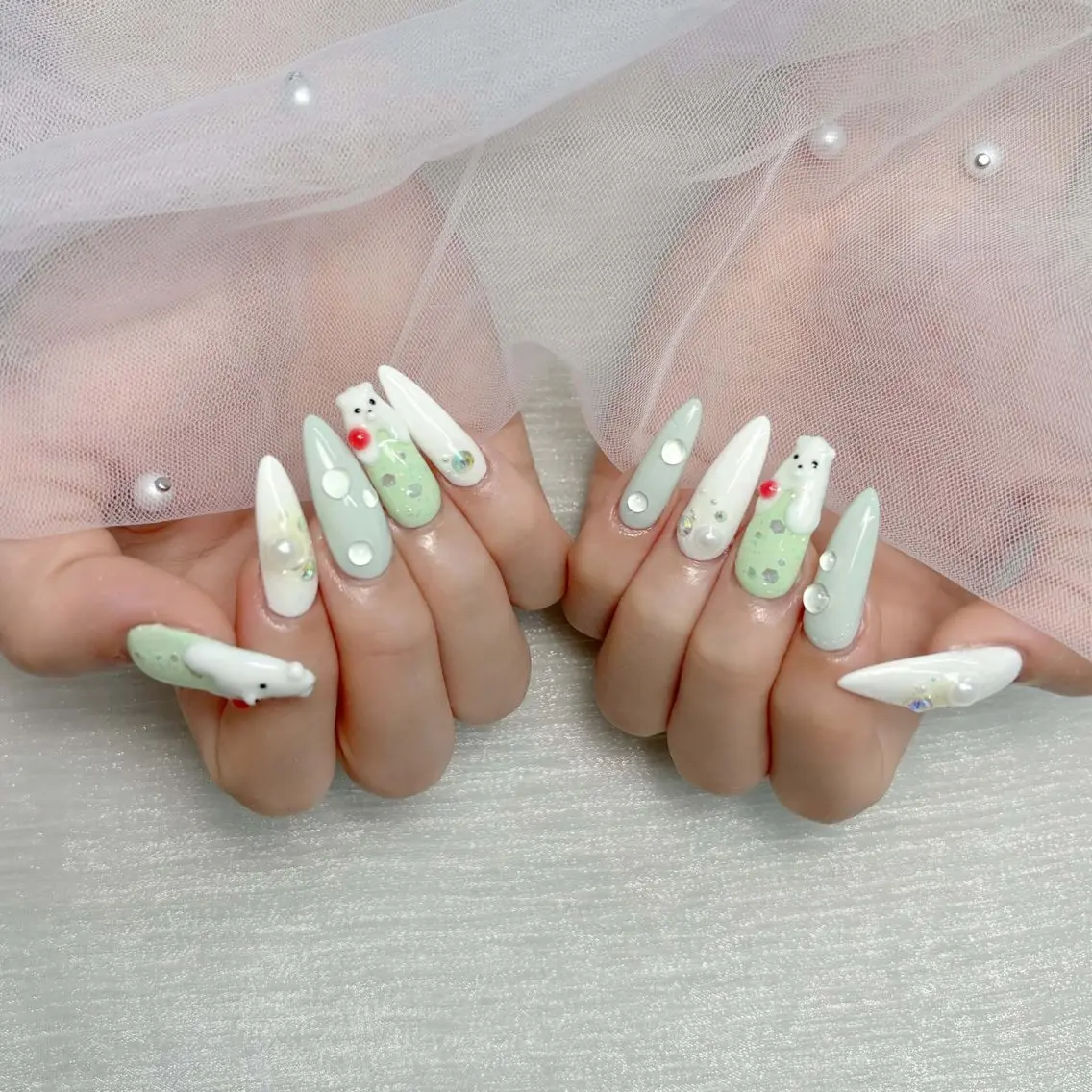ネイル アートネイル ジェルネイル キラキラネイル 韓国ネイル 持ち込み ハンドネイル Blingg NailStudioのネイルデザイン