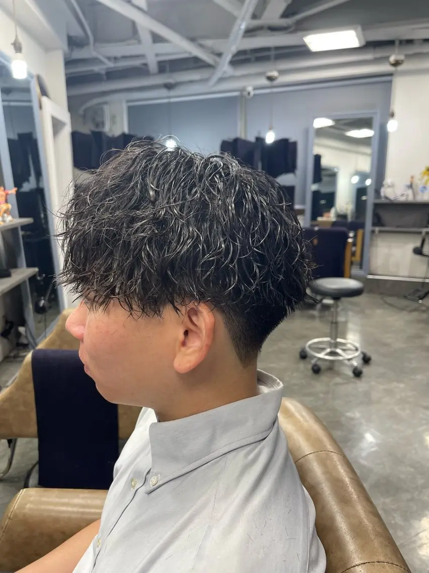 メンズ カット パーマ 大阪梅田メンズパーマ はずきのヘアスタイル