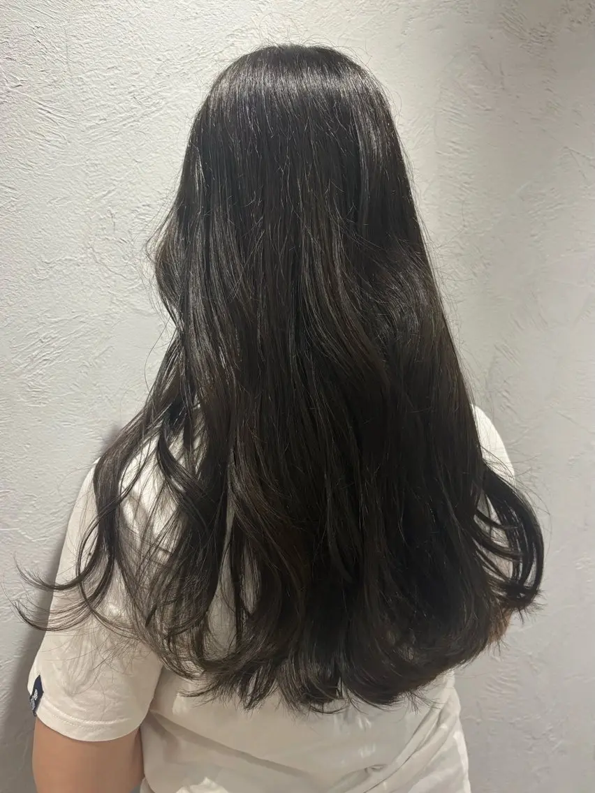 ロング カラー 透明感カラー グレージュ オリーブグレージュ オリーブグレー mimi 🌟のヘアスタイル