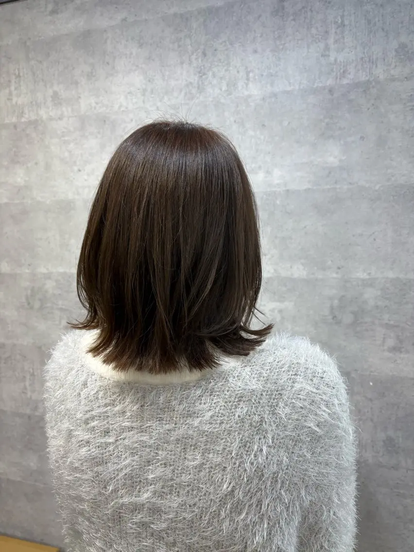 ミディアム カット ヘアカラー トリートメント U-ra NAMIのヘアスタイル
