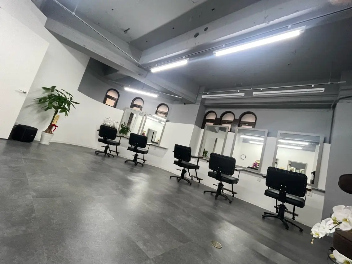 Selenehair 難波店の内観・外観1
