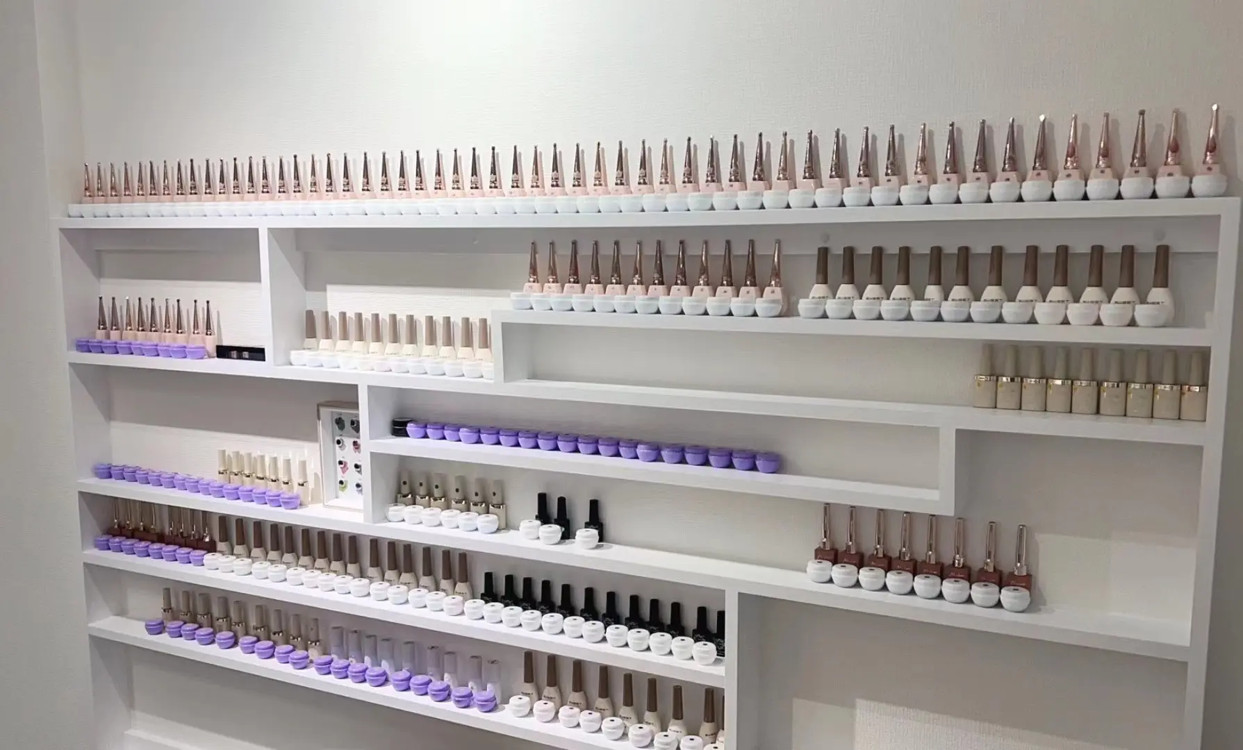 Queen's beauty salon歌舞伎町店の内観・外観2