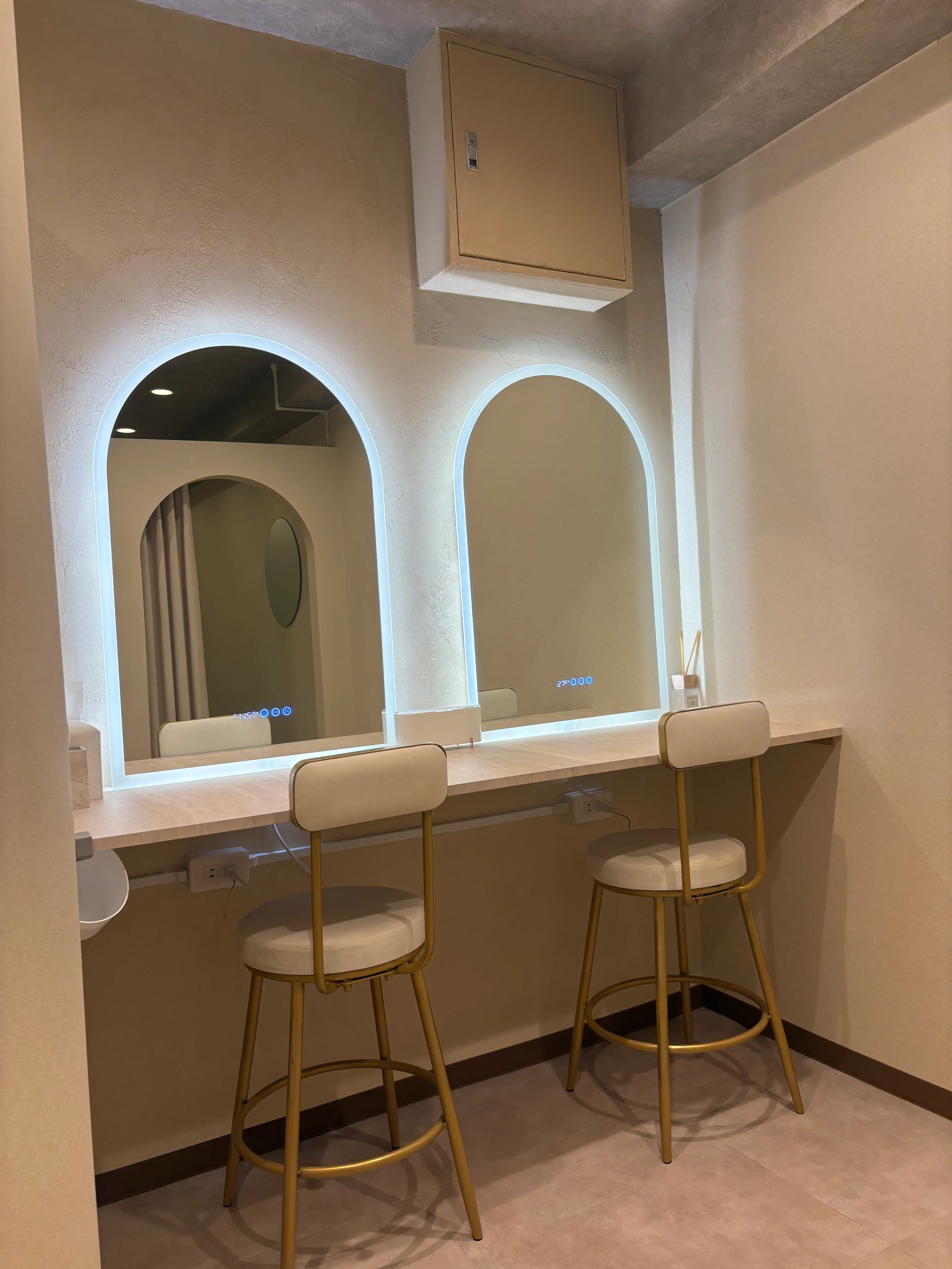 beauty salon EARNEST大阪心斎橋の内観・外観2