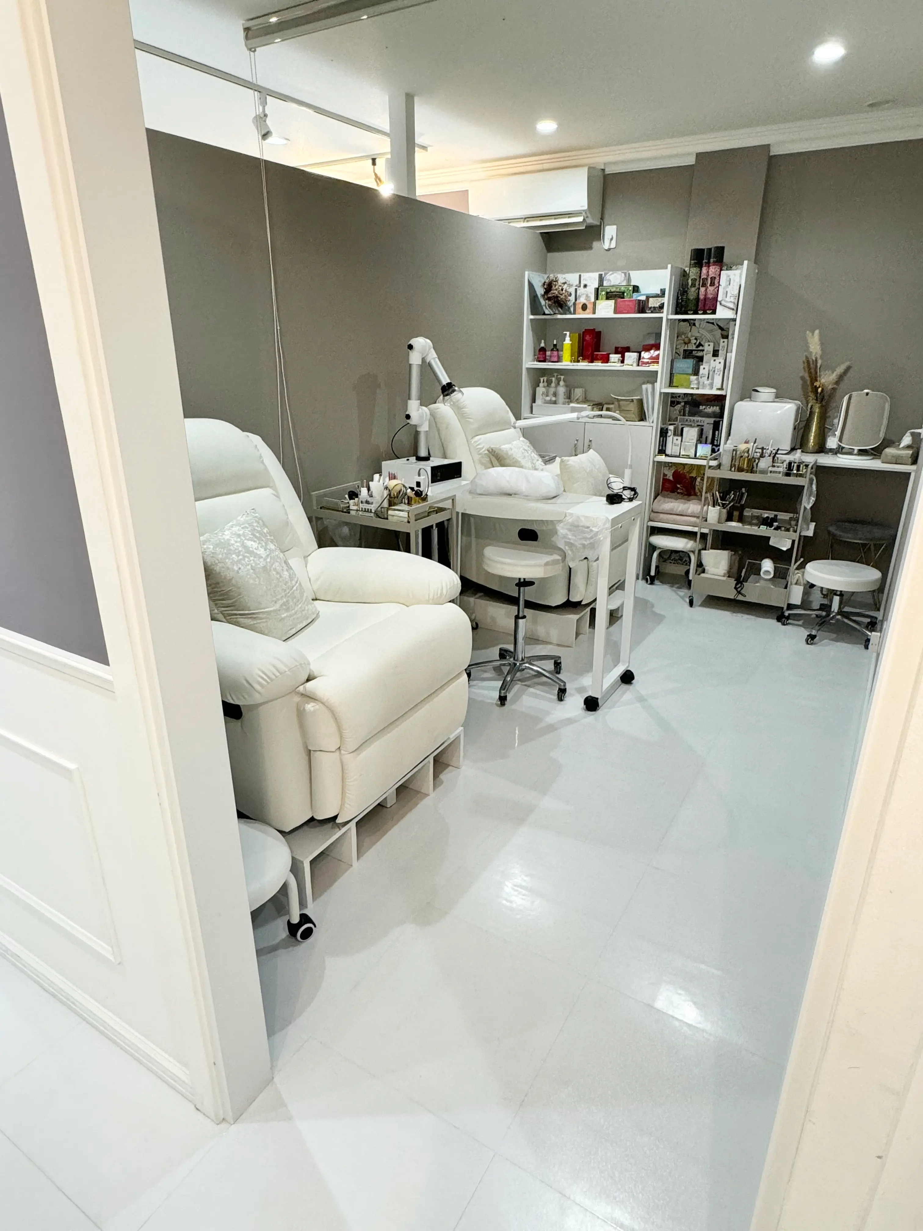 Nailsalon M-crystalの内観・外観3