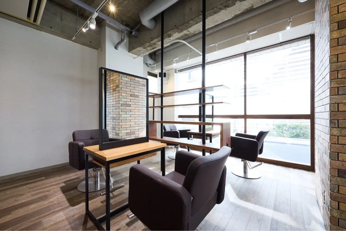 Leonie千葉店の内観・外観2