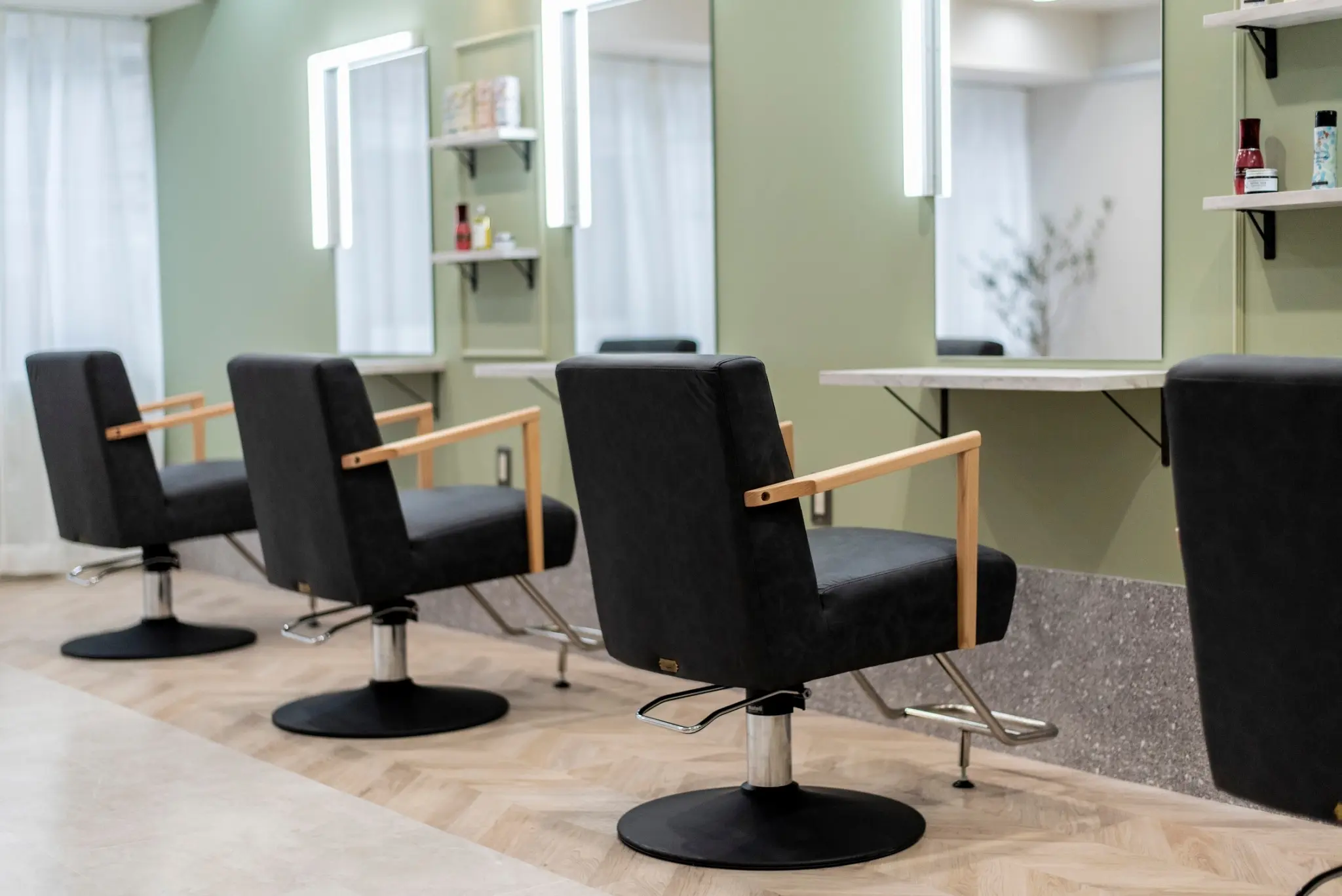 カラー専門店OAK hair 博多店の内観・外観1