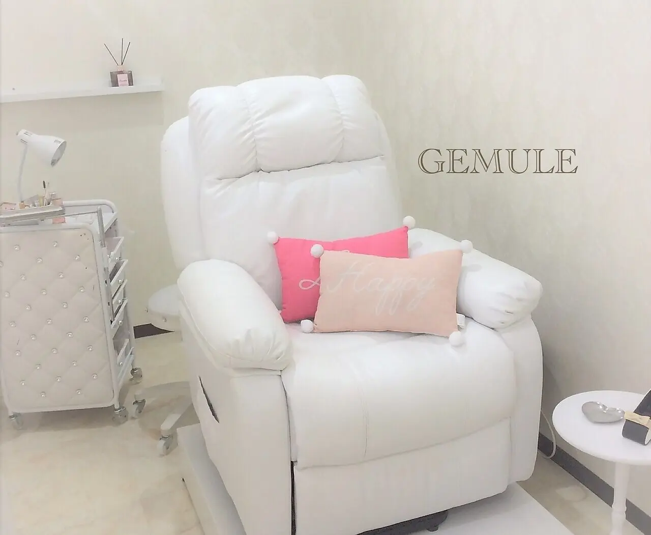 Nail＆Eyelash GEMULEの内観・外観1