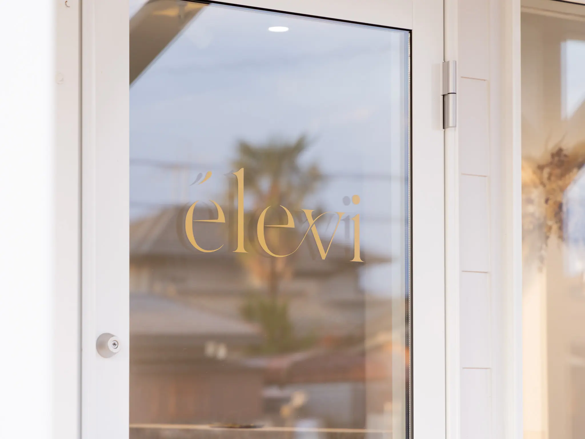 eyelash&nailsalon éleviの内観・外観2