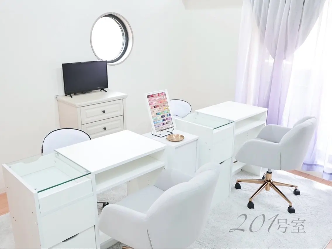 Nail salon  CHARMYの内観・外観1