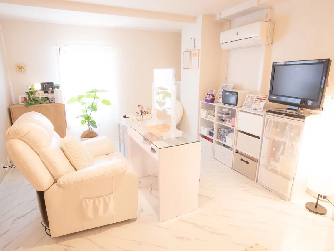 nailsalonA&Mの内観・外観2