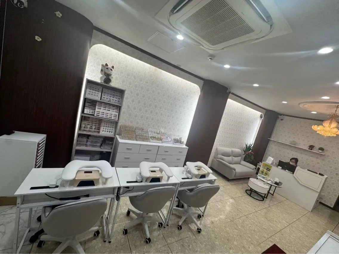 K.Bi nailsalonの内観・外観2