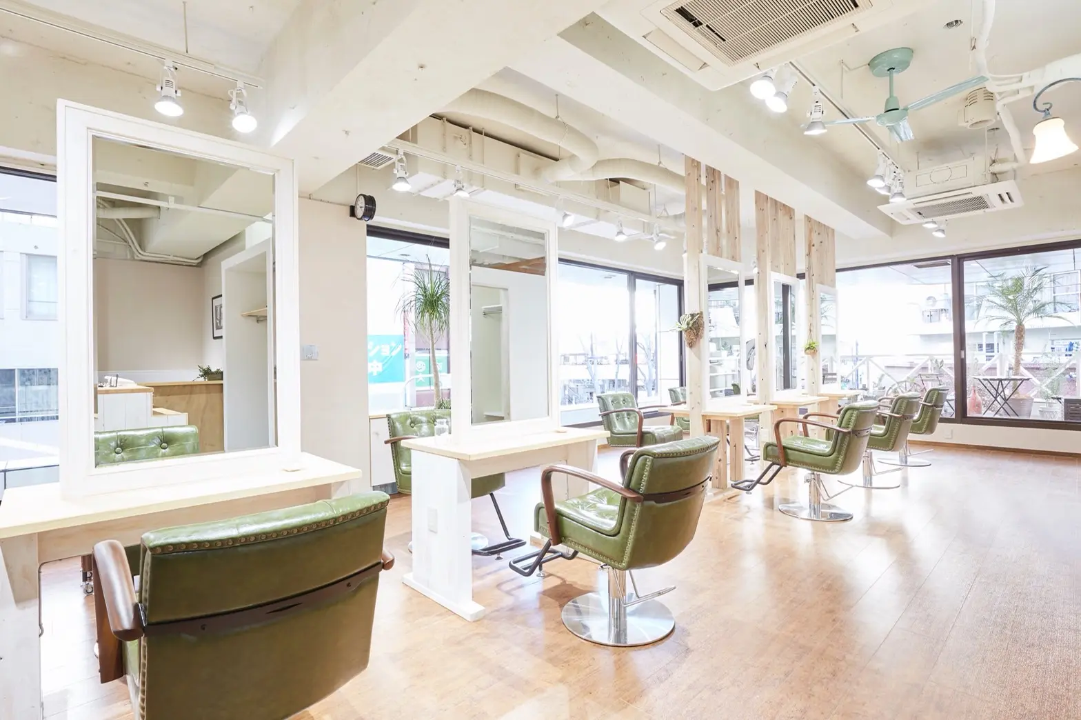 HAIR LIFE Waileaの内観・外観1
