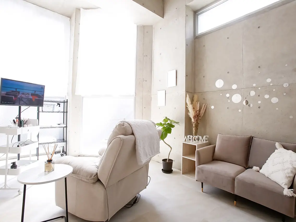 nailsalon Mirrorの内観・外観1
