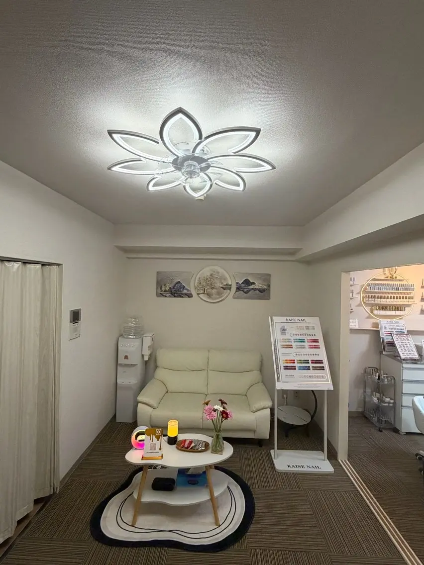 LUNA Nailの内観・外観3