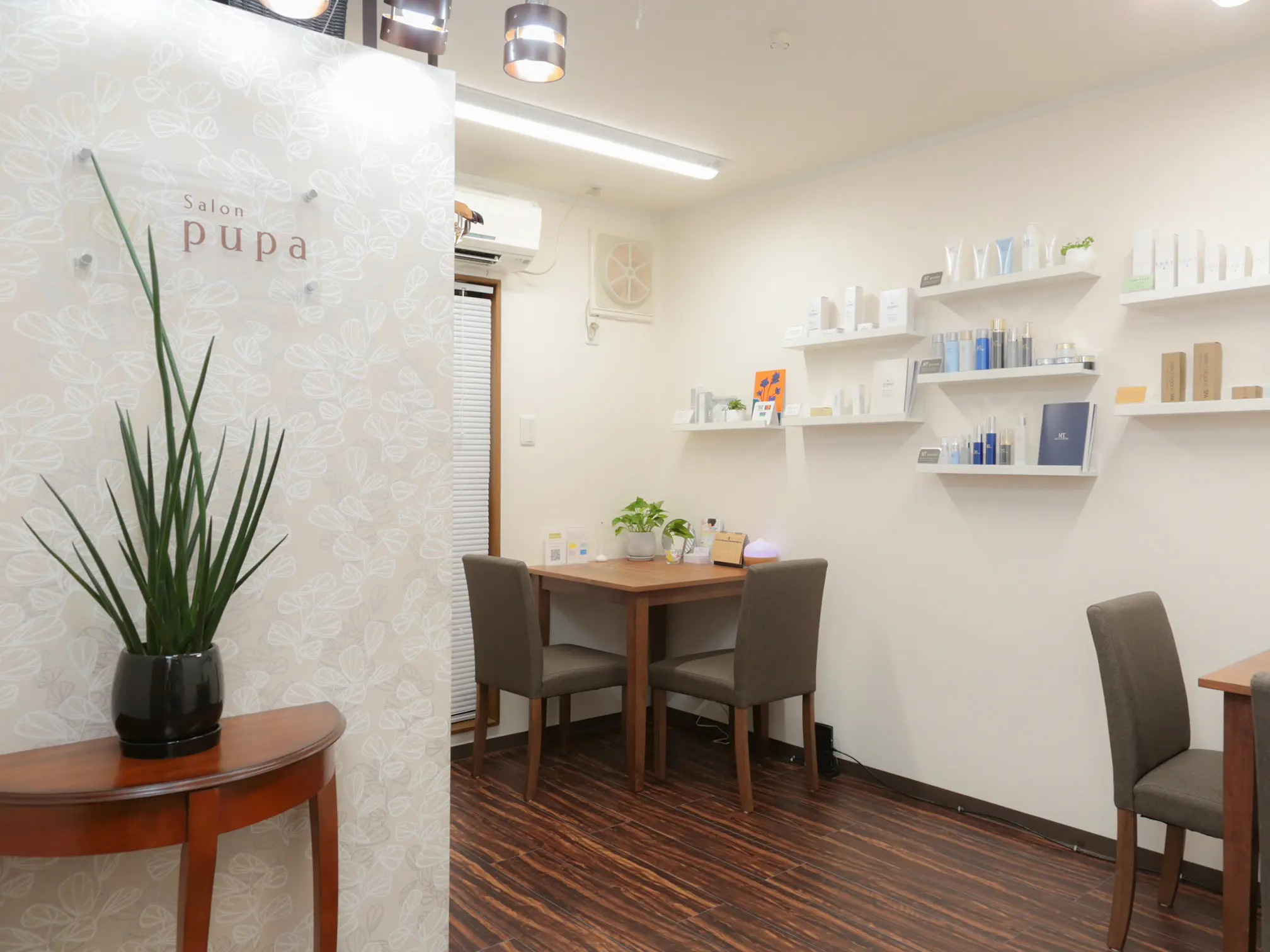 Salon pupaの内観・外観2