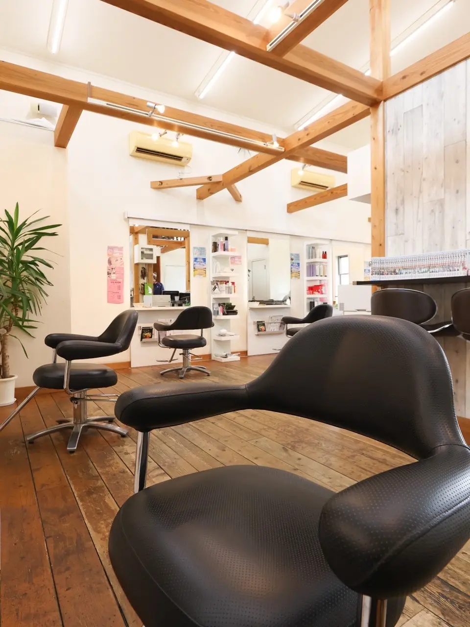 galaxy hairdressersの内観・外観2