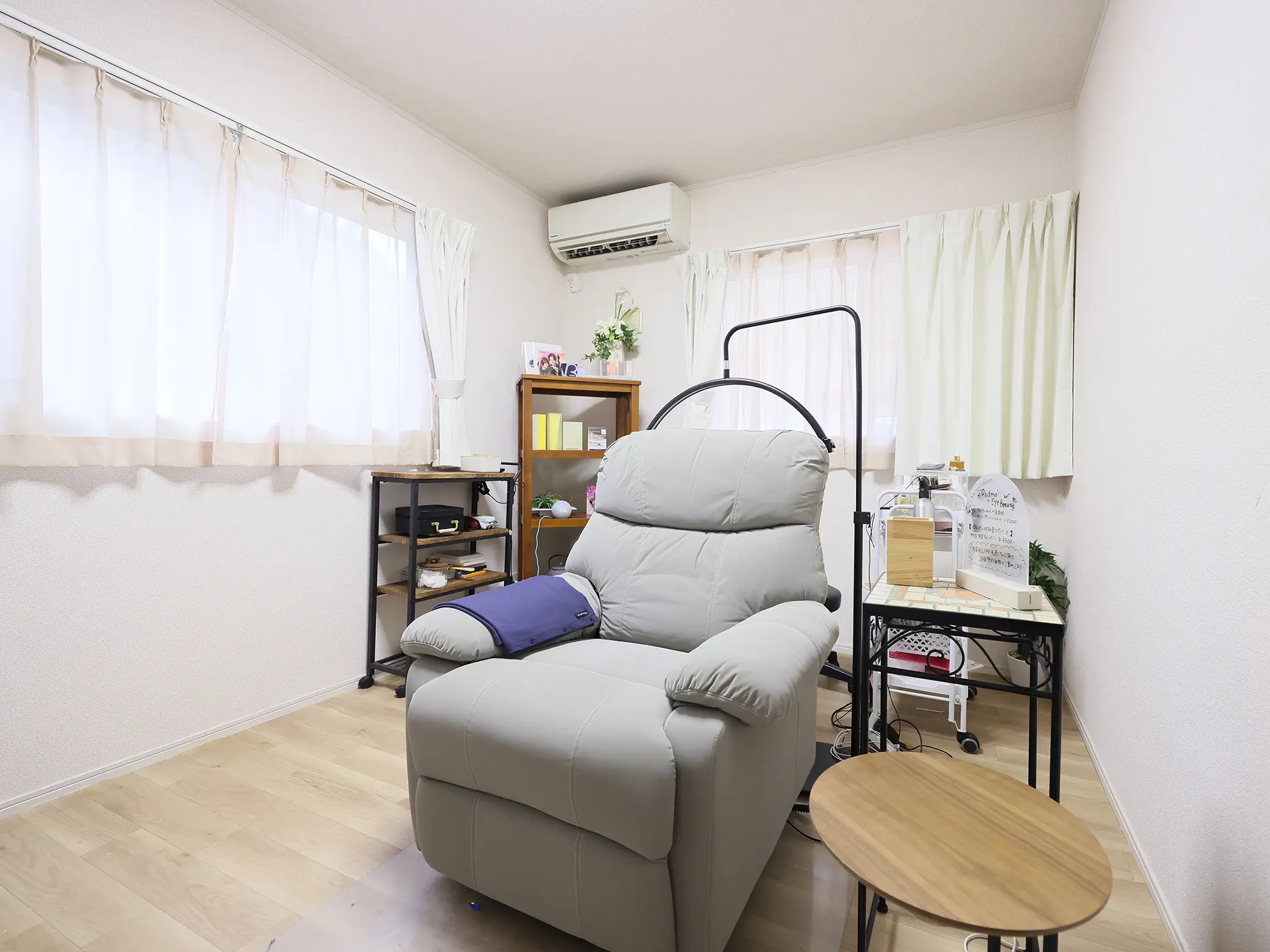 salonpadmaアイビューティの内観・外観2
