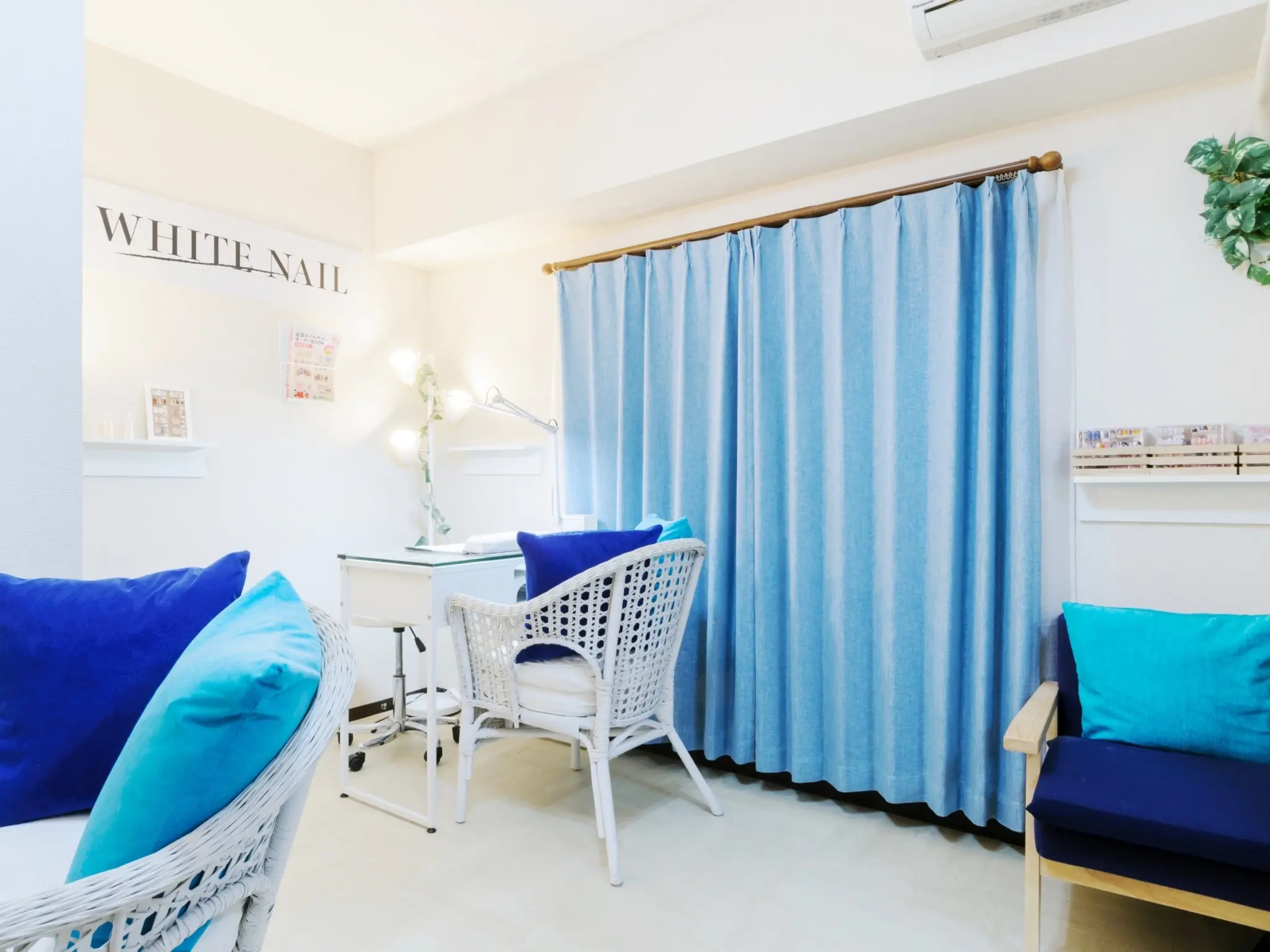 WHITE NAIL（ホワイトネイル）武蔵小杉店の内観・外観1