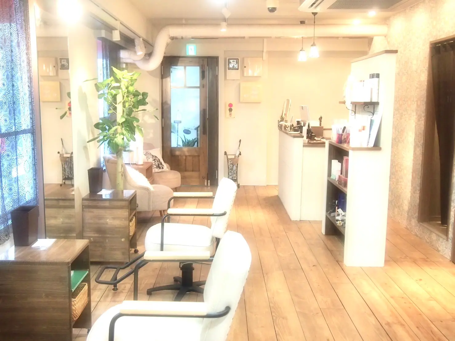 Hair room DOORの内観・外観1