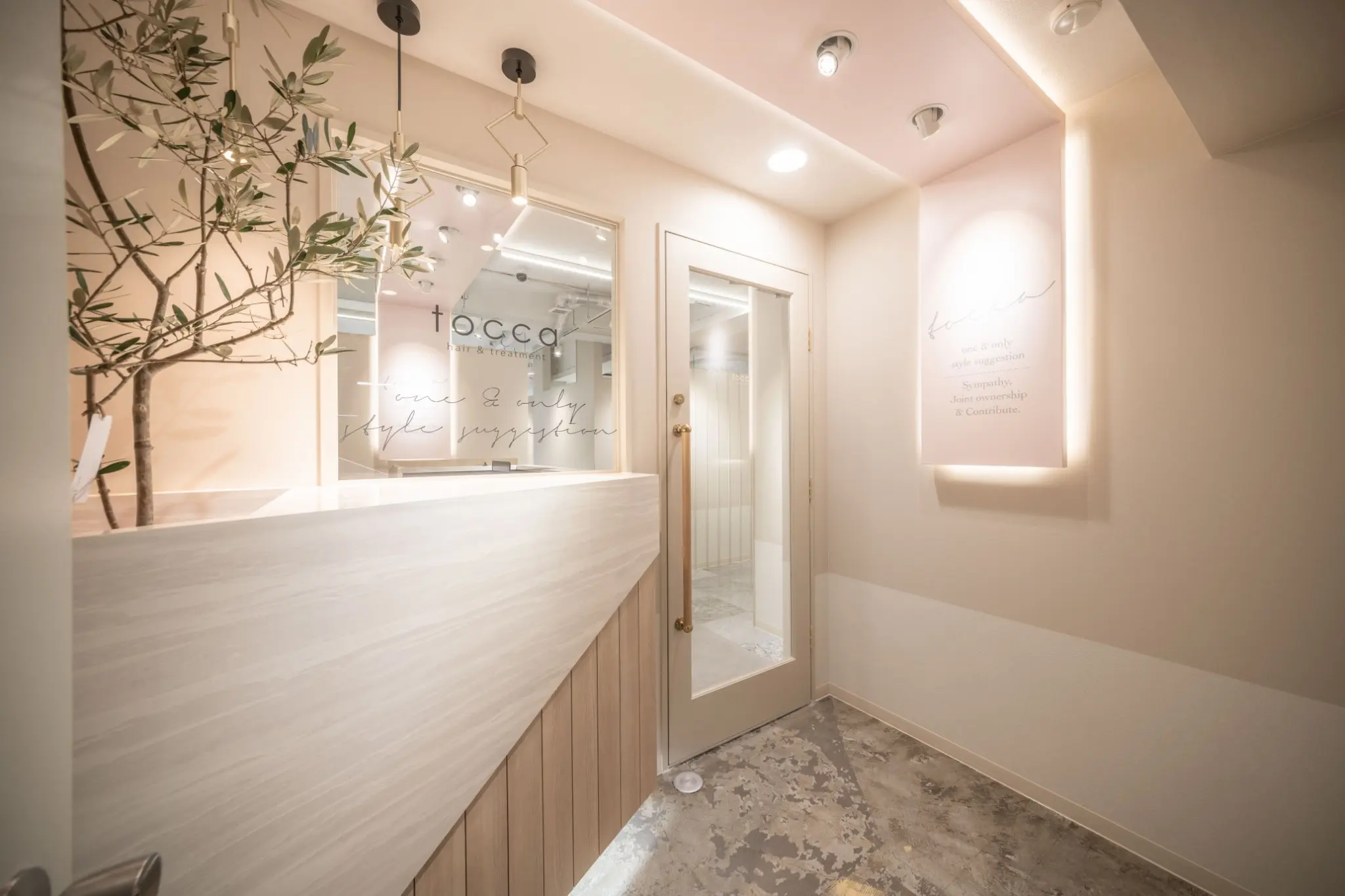 tocca hair&treatment 天神店の内観・外観1