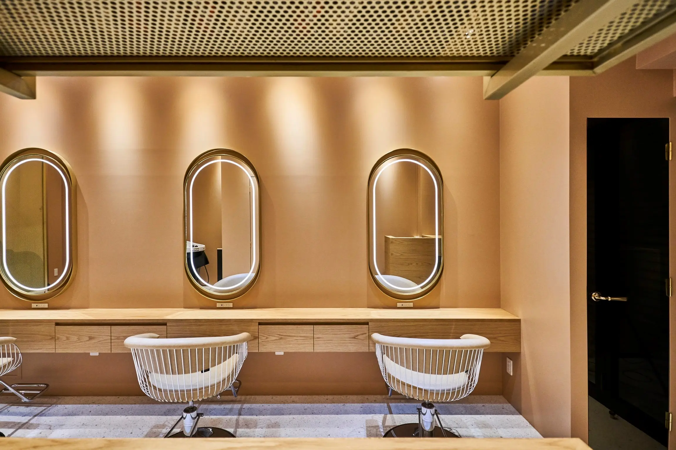 Centre hairsalonの内観・外観1