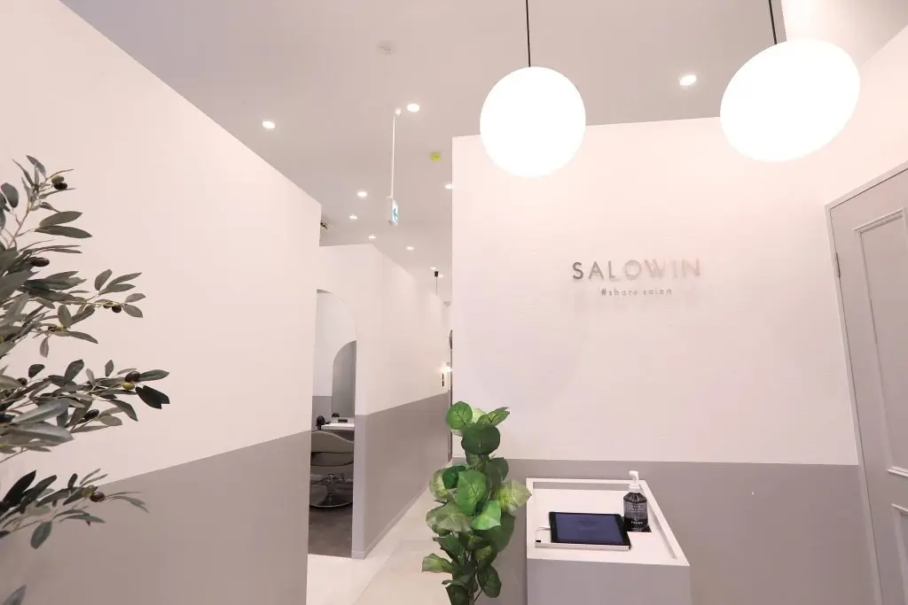 SALOWIN 神宮前5丁目店の内観・外観1