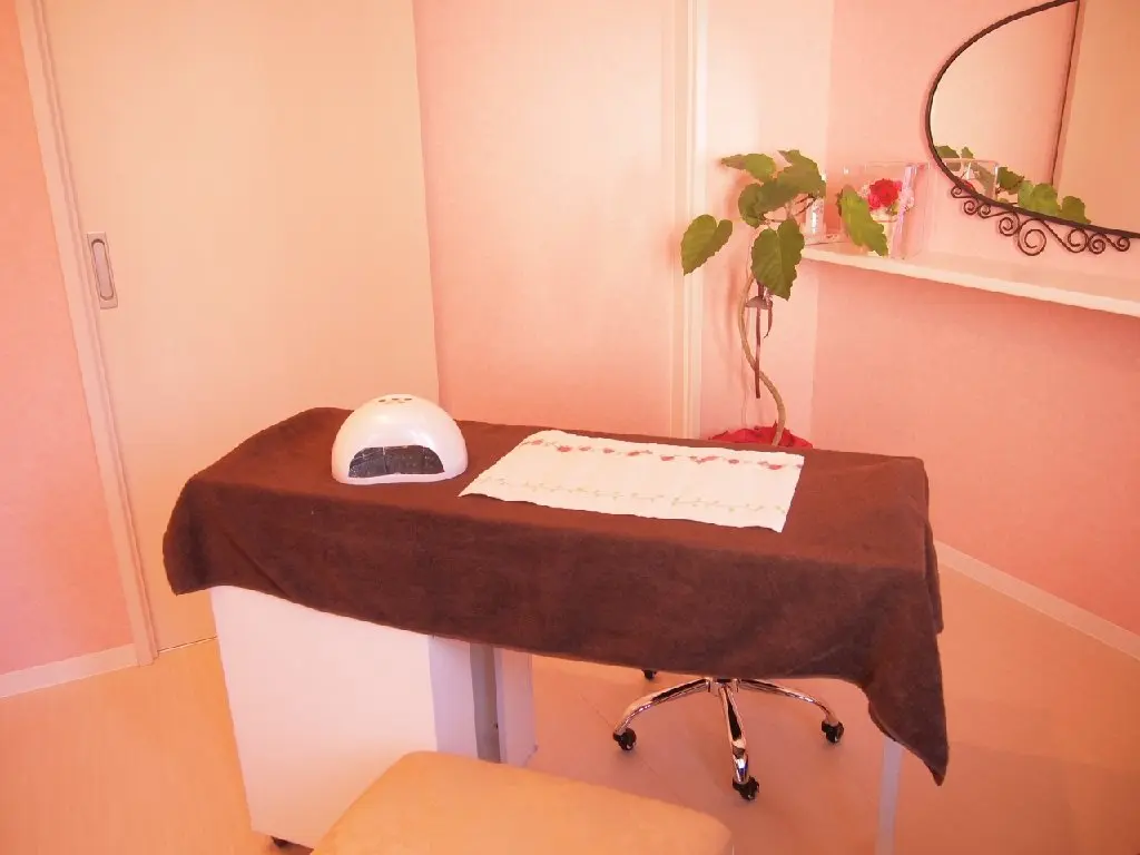 L-nailの内観・外観1