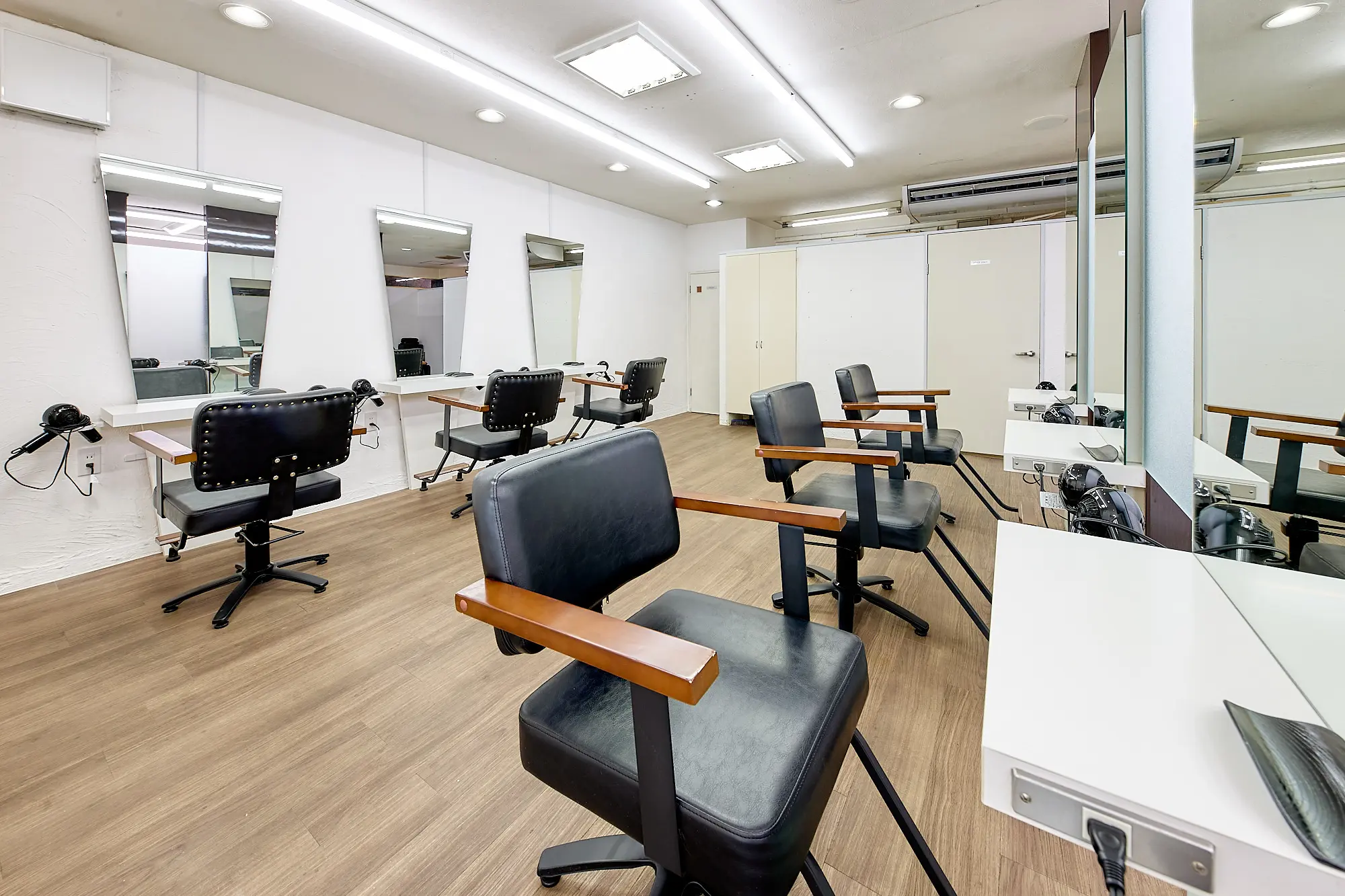 TELA HAIR 我孫子店の内観・外観1