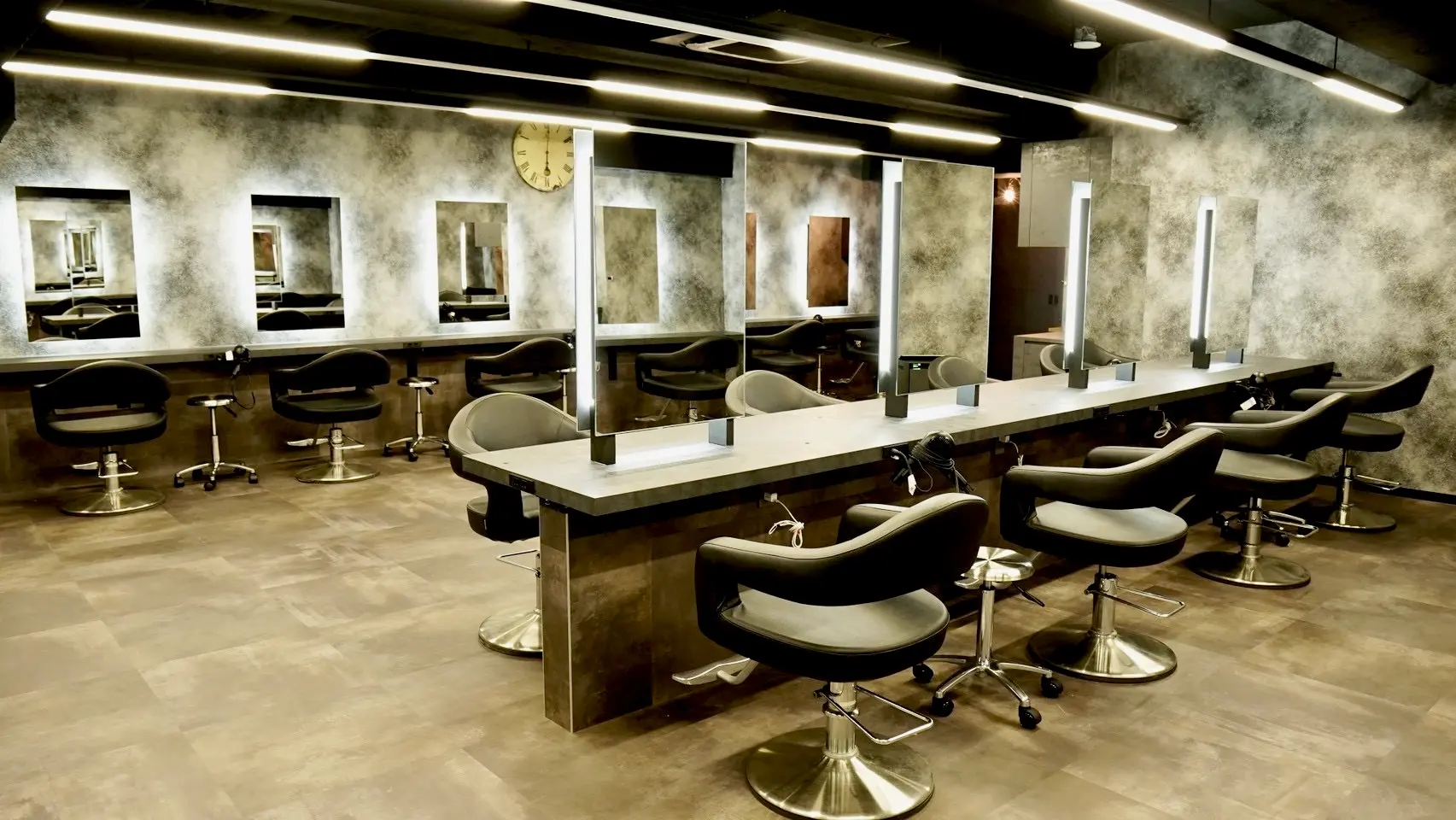 BLUCK Men's hair 横浜 ANNEXの内観・外観3