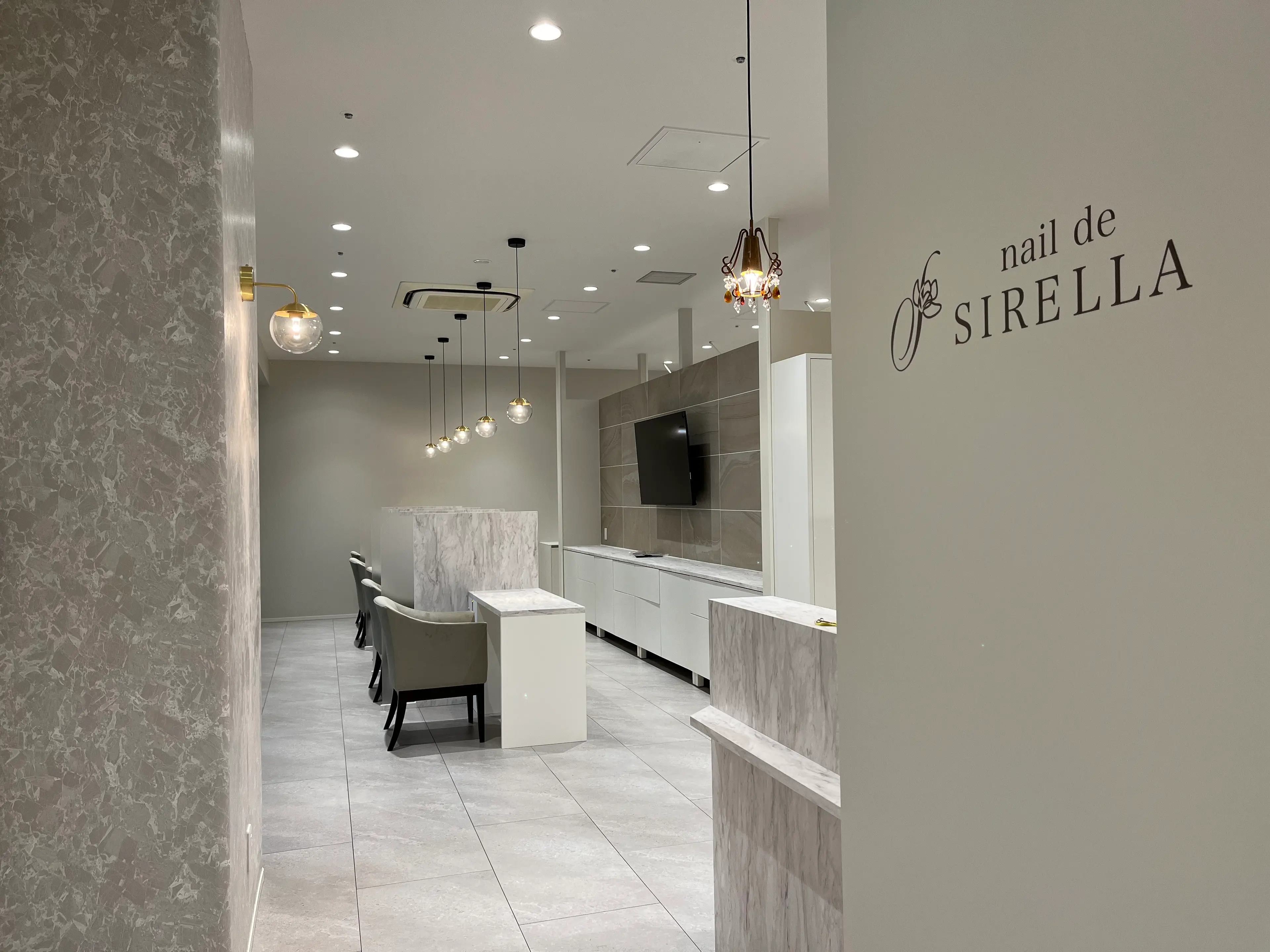nail de SIRELLAパセーラ店の内観・外観1