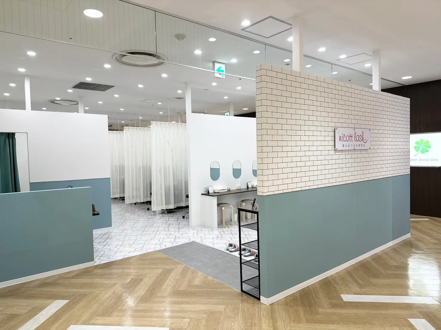 nicott lash  神戸マルイ店の内観・外観1