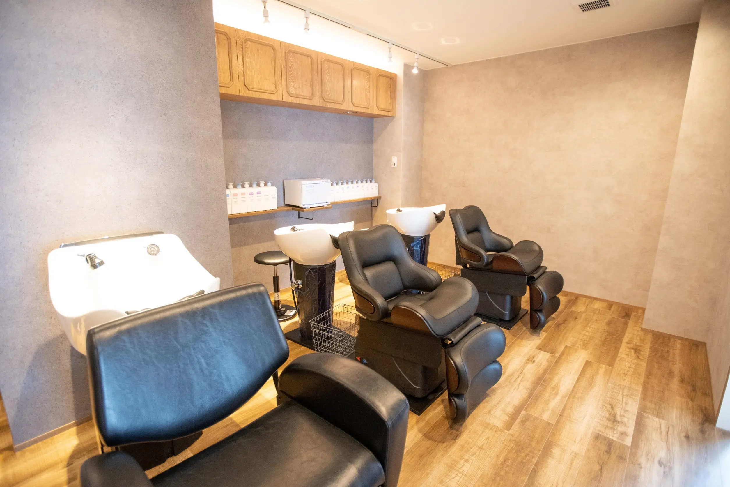 LaNA hair salon by RELY【ラナ ヘアサロン バイ リライ】の内観・外観2