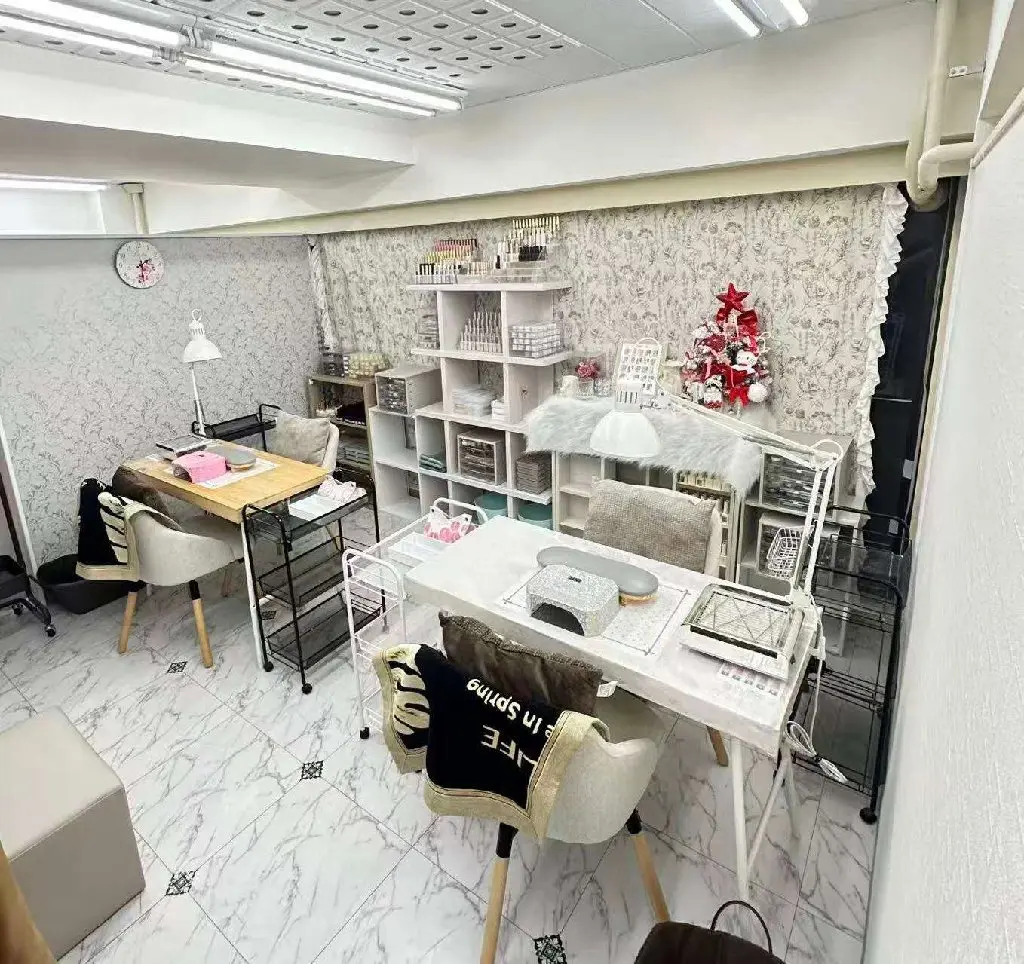 Y2 nail salonの内観・外観3